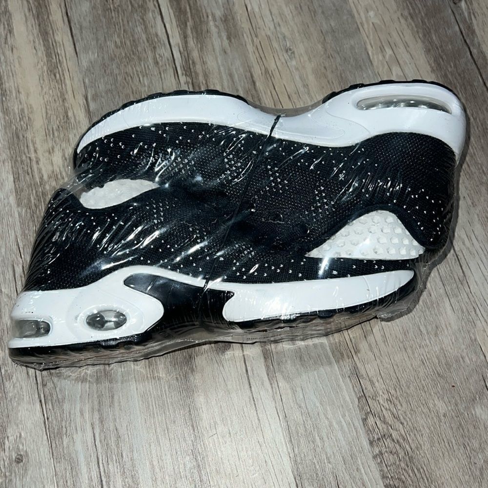 Womens running sneakers 